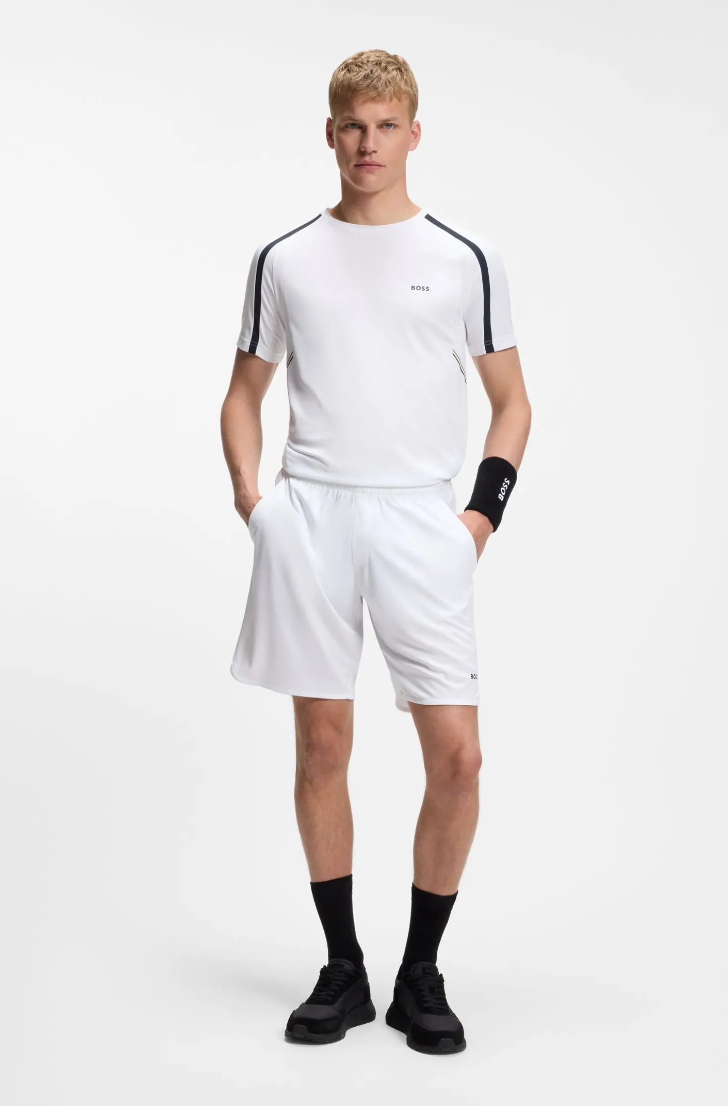 Active Shorts aus Stretch-Gewebe mit Taschen aus Mesh