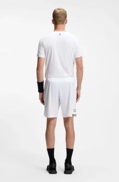 Active Shorts aus Stretch-Gewebe mit Taschen aus Mesh