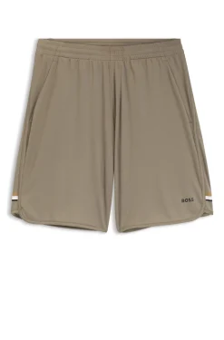 Active Shorts aus Stretch-Gewebe mit Taschen aus Mesh