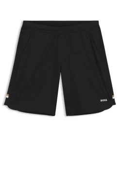 Active Shorts aus Stretch-Gewebe mit Taschen aus Mesh