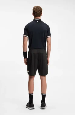 Active Shorts aus Stretch-Gewebe mit Taschen aus Mesh