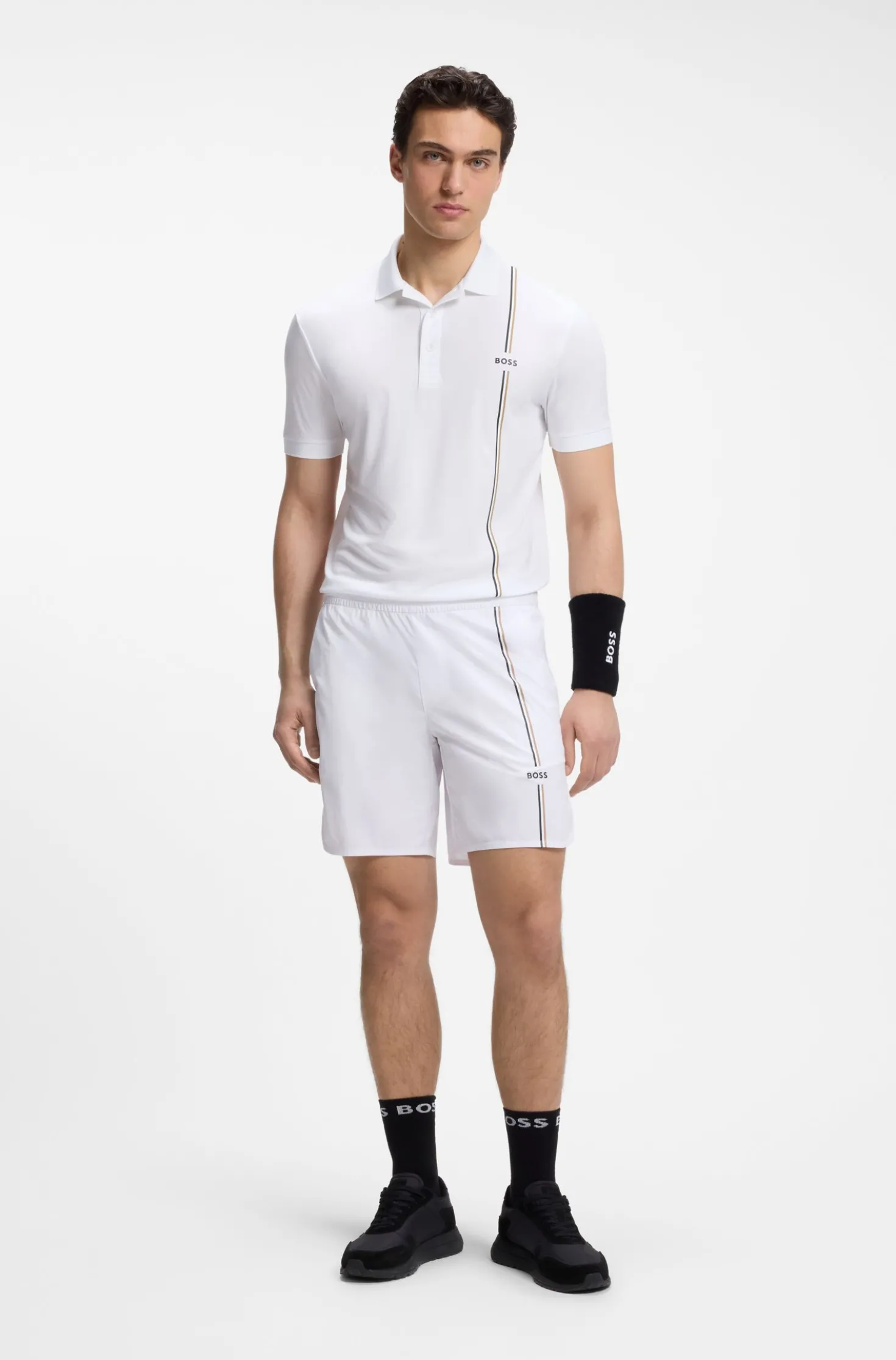 Active Tennis-Shorts aus innovativem NOVA-Gewebe