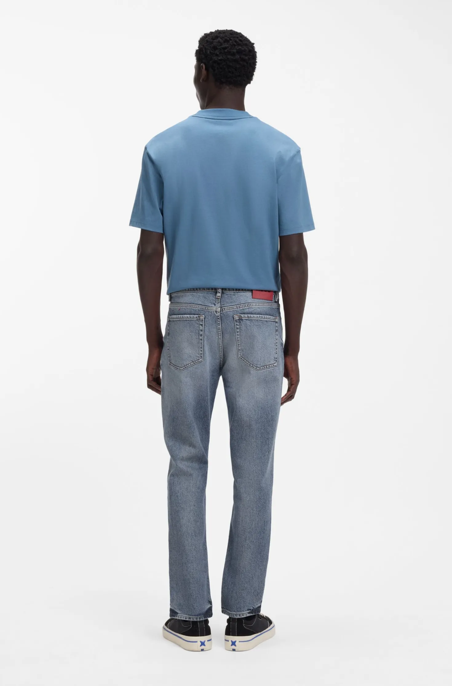 Blaue Tapered-Fit Jeans aus bequemem Stretch-Denim