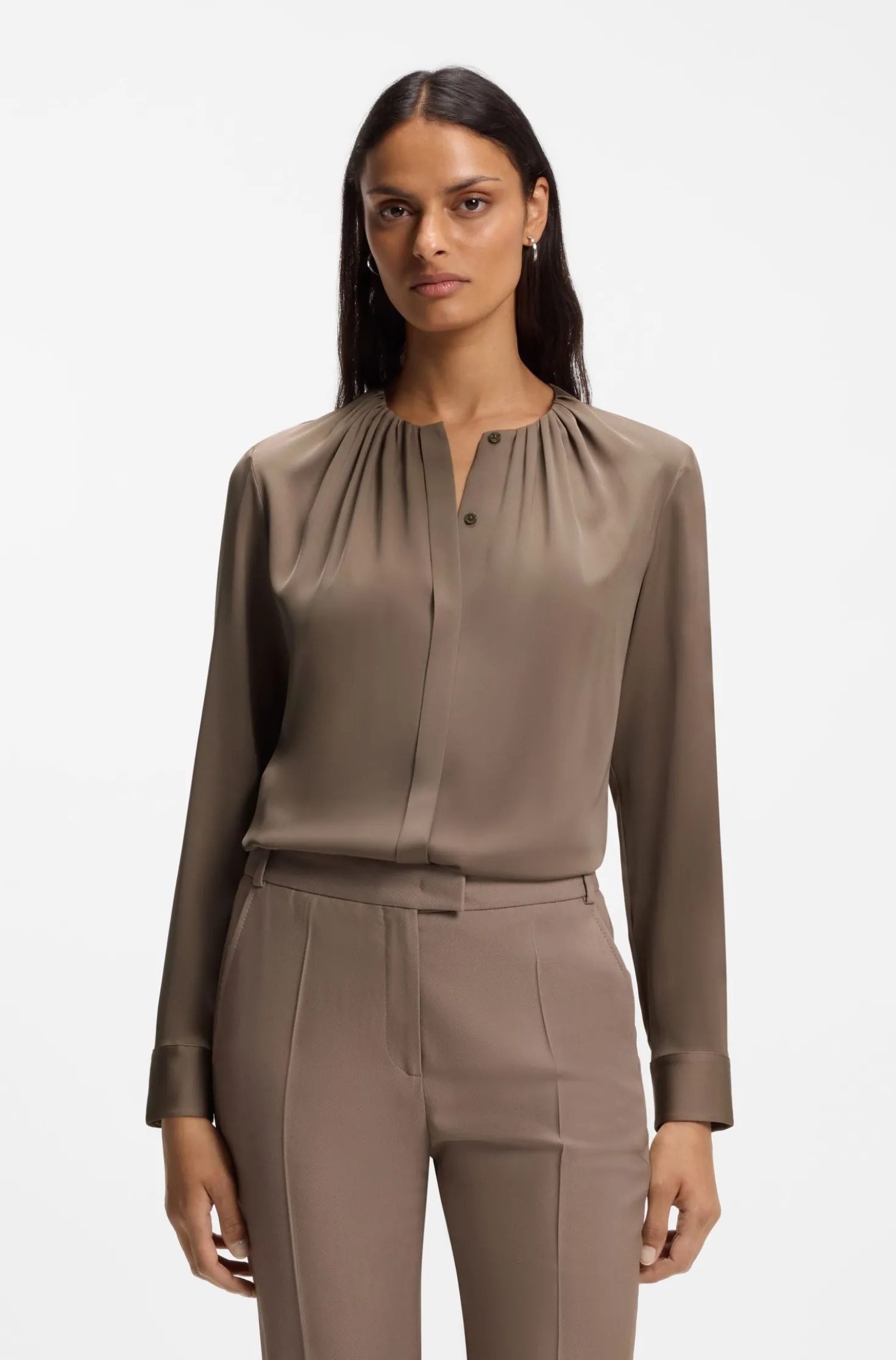 Bluse aus Stretch-Seide mit gerafften Details