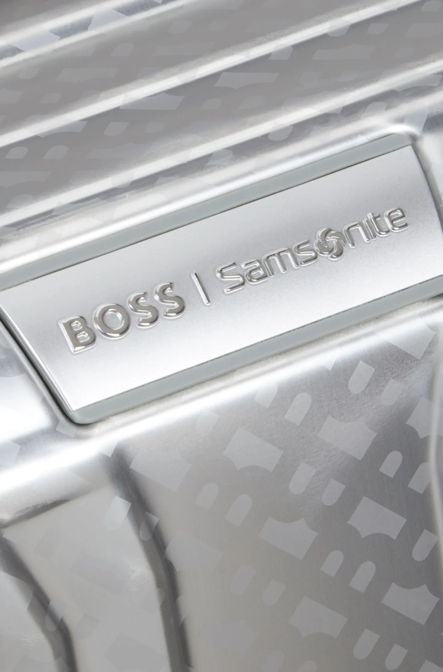 BOSS x Samsonite Koffer aus silberfarbenem Aluminium 76 cm