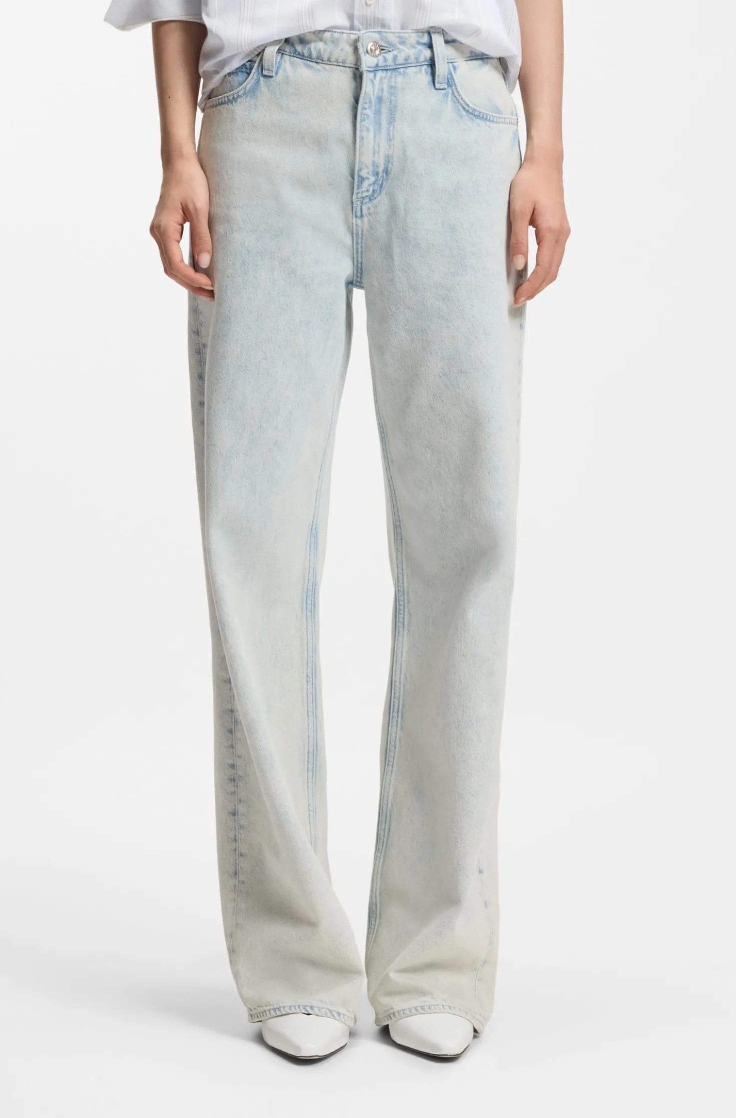 Boyfriend-Fit Jeans aus besonders softem hellblauem Denim