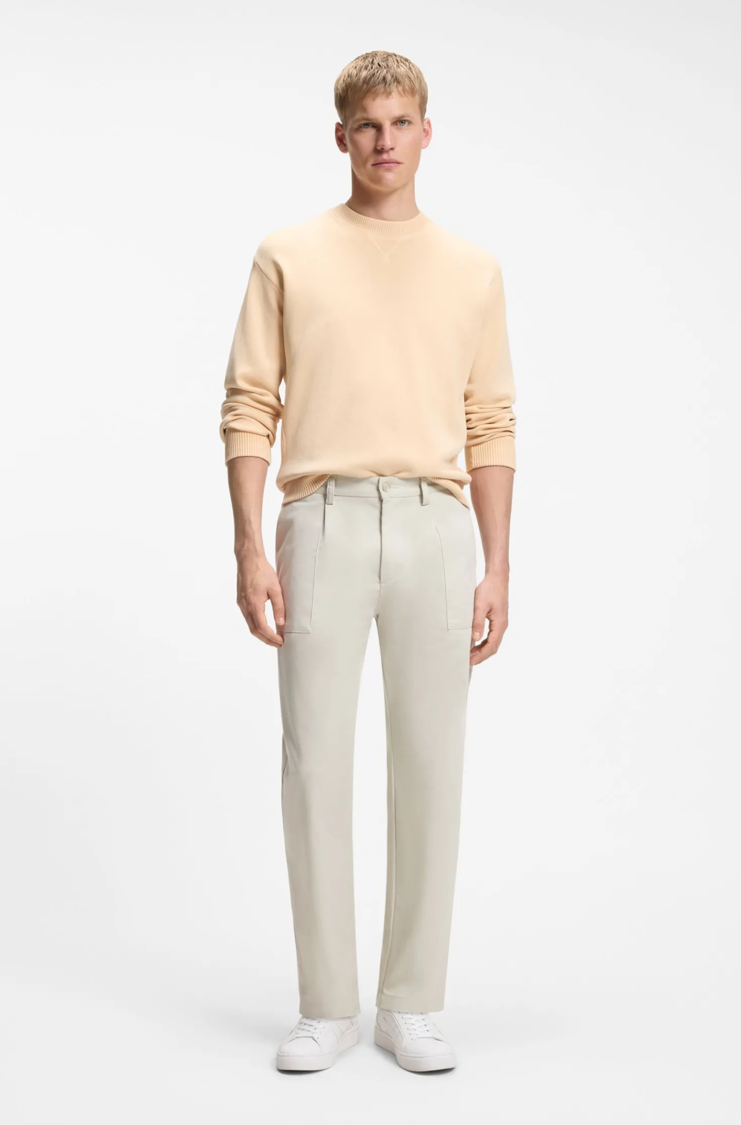 Chino aus Baumwoll-Mix mit Bundfalte und aufgesetzter Tasche