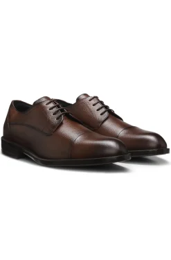 Derbys aus genarbtem Leder mit Zehenkappe