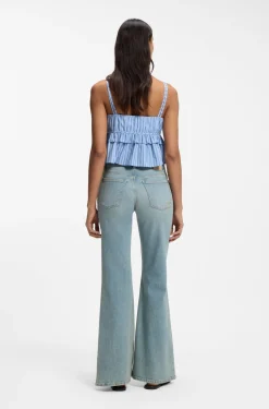 Flared Jeans aus hellblauem Denim