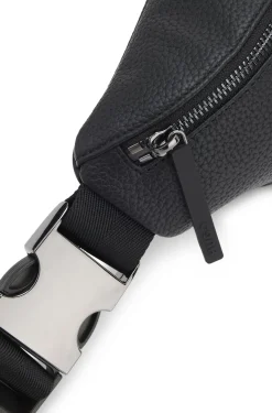 Gürteltasche aus genarbtem Material mit Logo-Patch