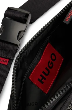 Gürteltasche mit Logo-Label aus Gummi