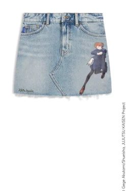 HUGO x Jujutsu Kaisen Denim-Rock mit Nobara-Print