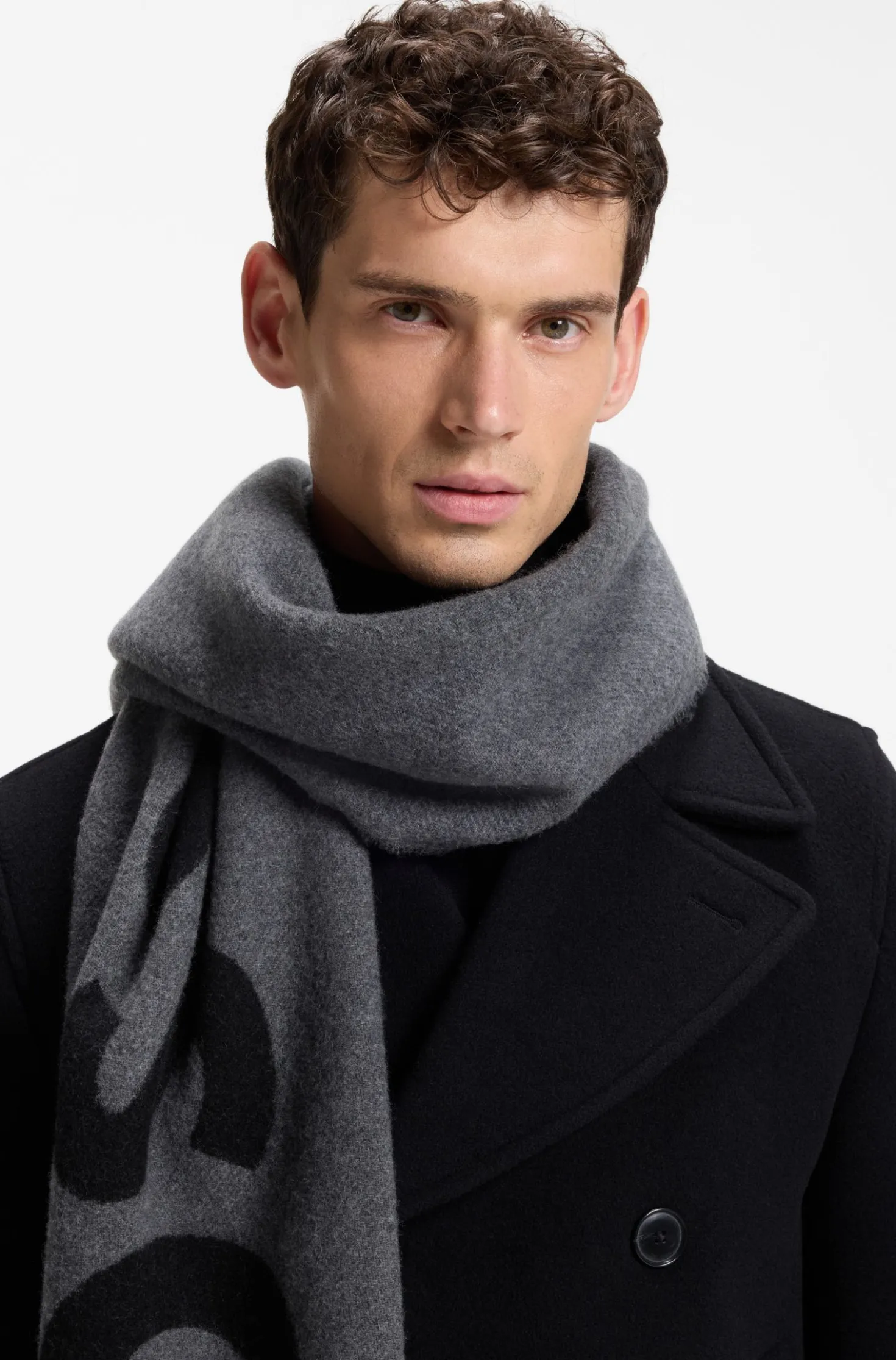 In Italien gefertigter Jacquard-Schal aus Woll-Mix