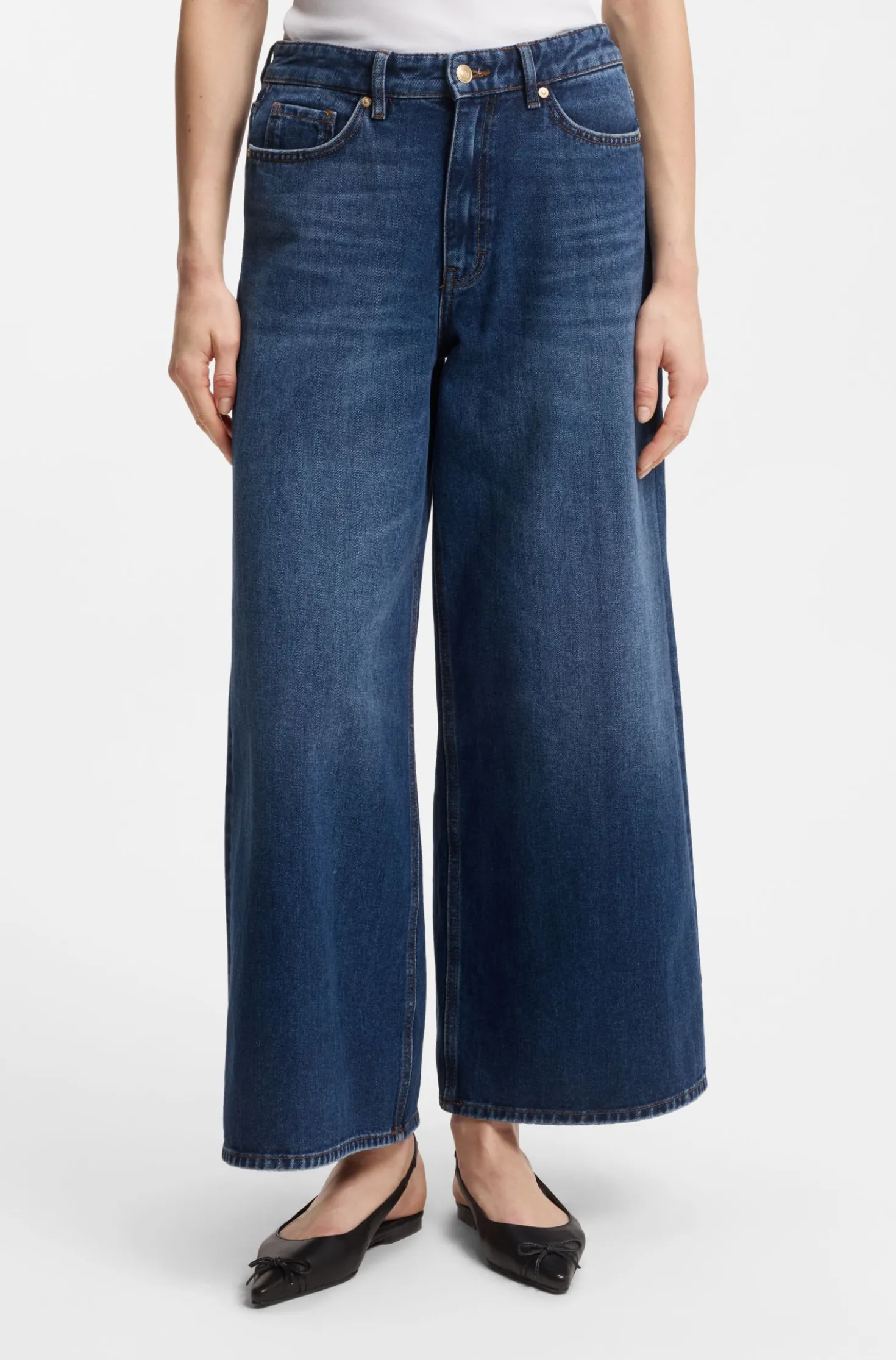 Jeans aus festem blauem Denim mit weitem Beinverlauf