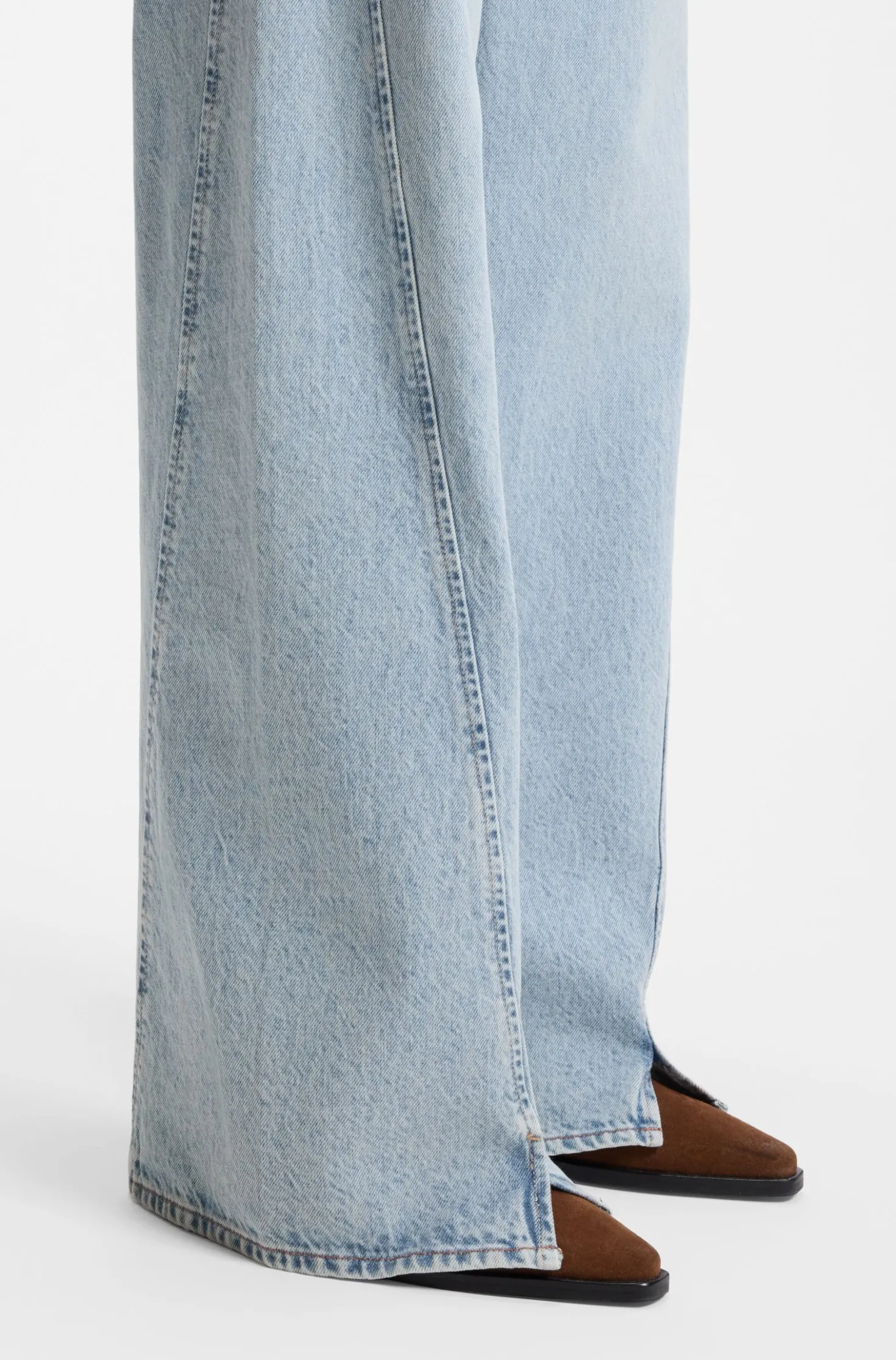 Jeans mit hohem Bund und weitem Beinverlauf