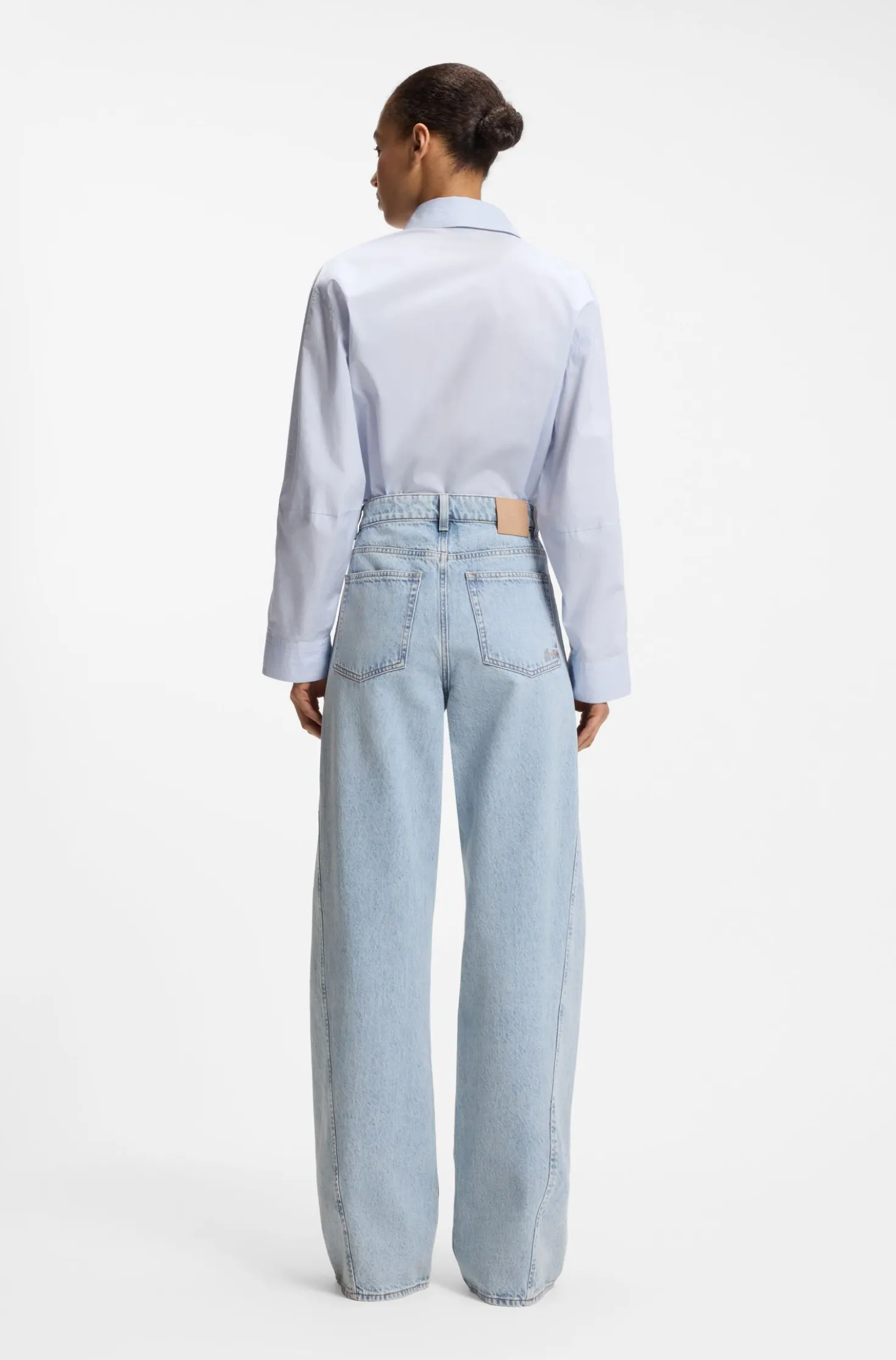 Jeans mit hohem Bund und weitem Beinverlauf