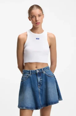 Kurz geschnittenes Tanktop aus Stretch-Baumwolle mit blauem Logo-Label