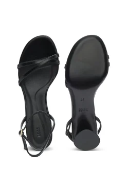 Ledersandalen mit Blockabsatz und Riemchen