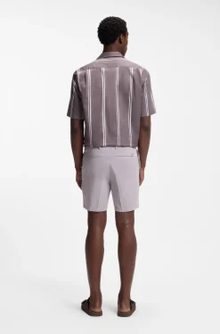 Modern-Fit Shorts aus Stretch-Baumwolle