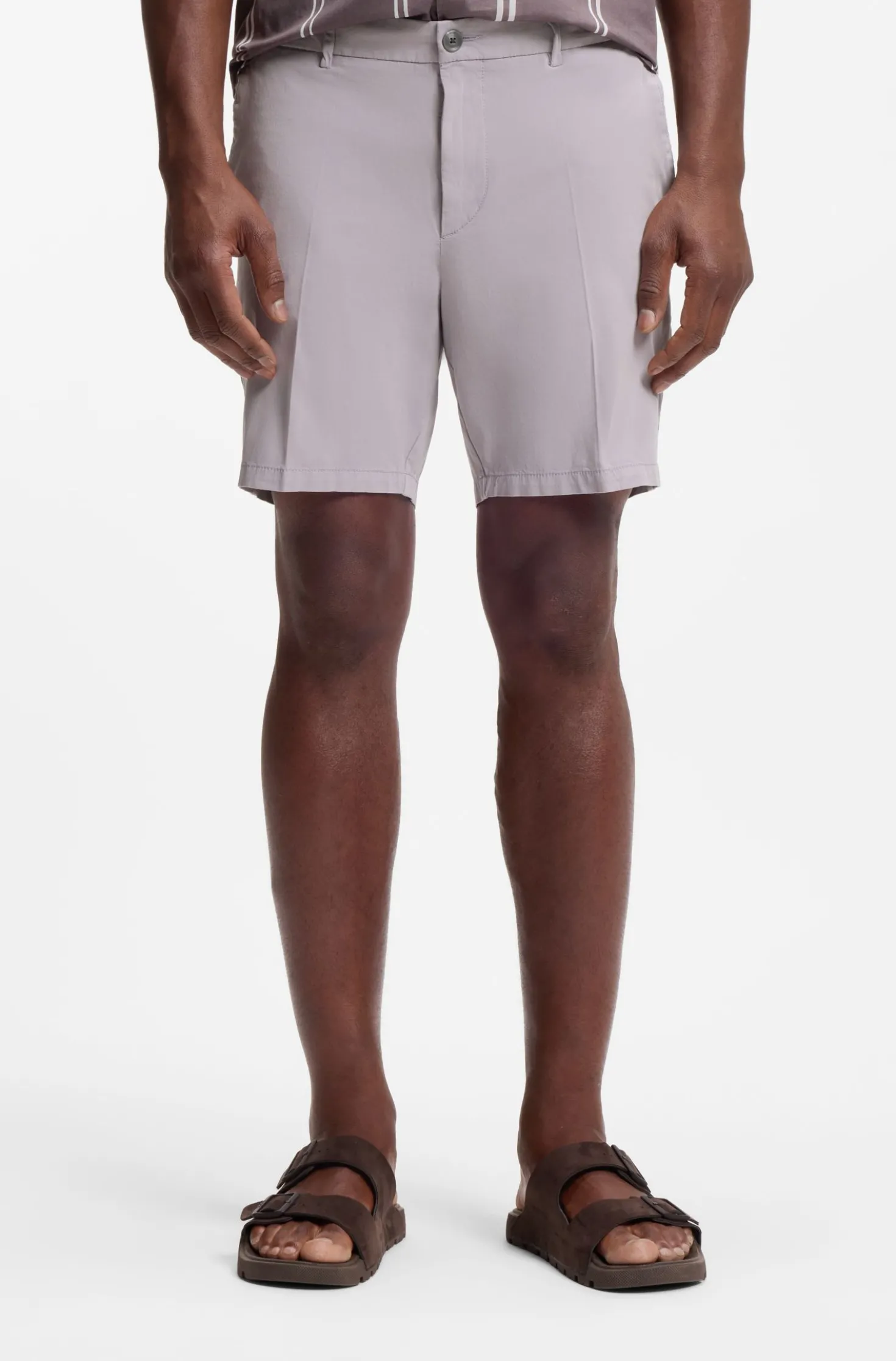 Modern-Fit Shorts aus Stretch-Baumwolle