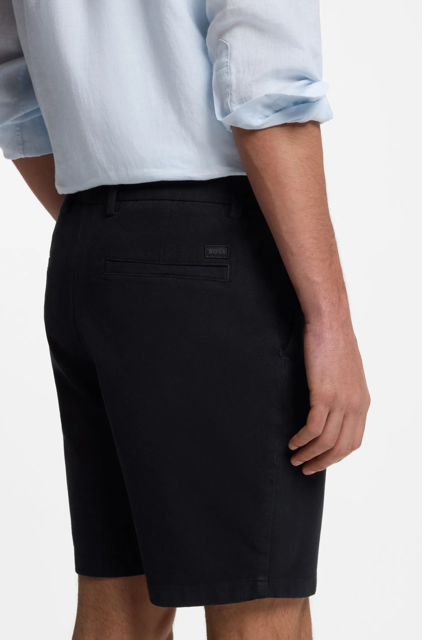 Modern-Fit Shorts aus Stretch-Baumwolle