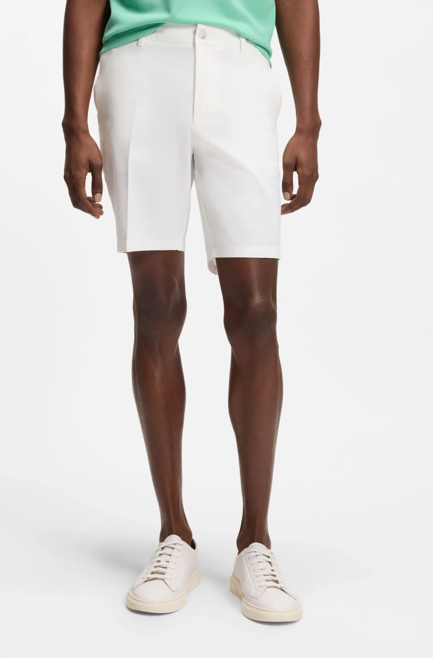 Modern-Fit Shorts aus Stretch-Baumwolle