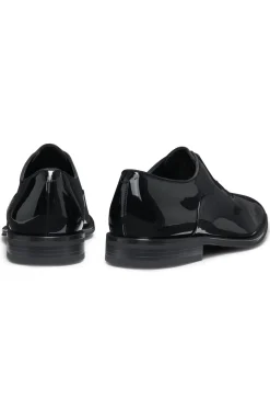 Oxford-Schuhe aus Kunstleder in Lack-Optik