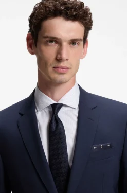 Patterned pocket square in pure silk