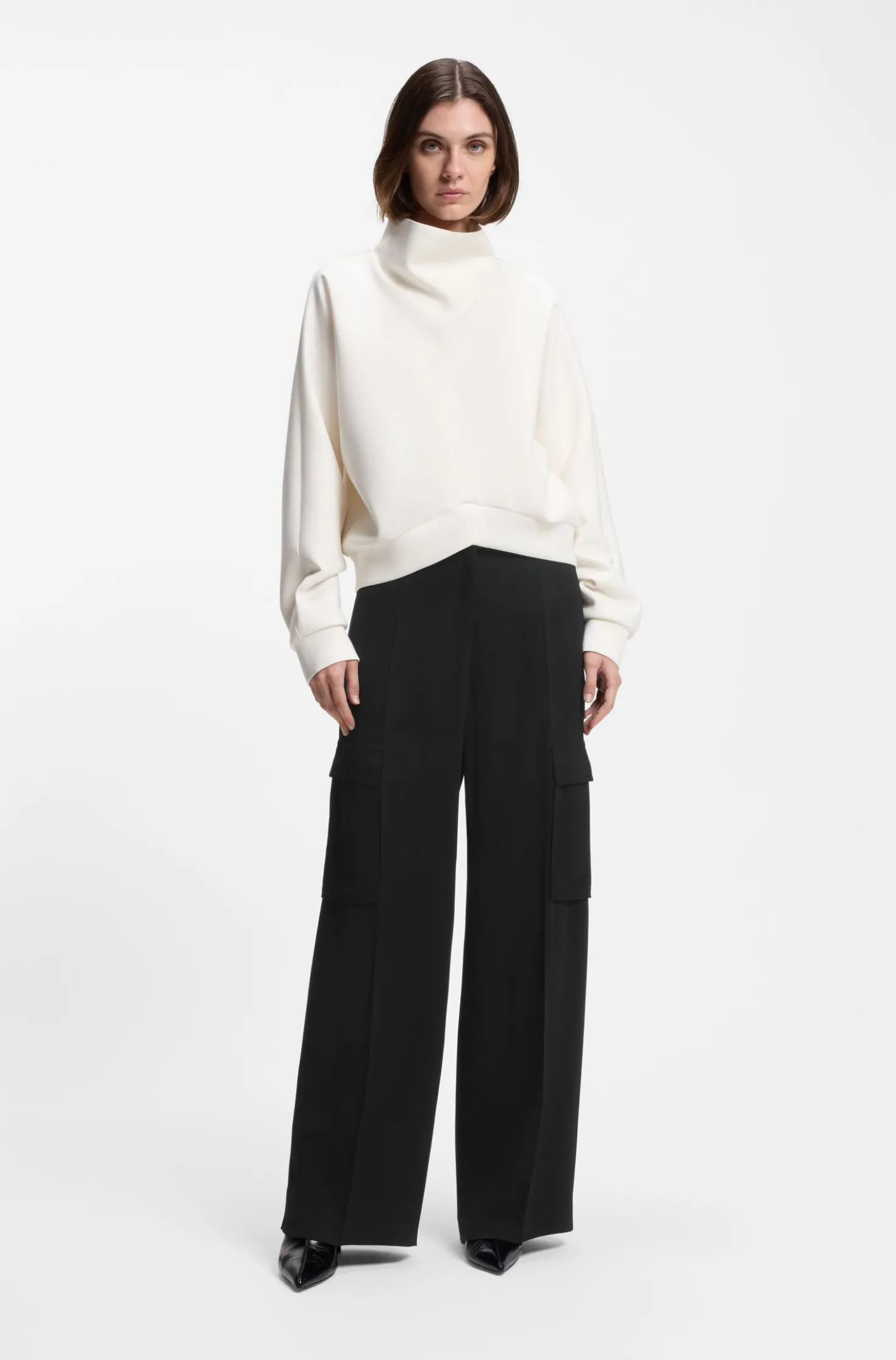 Regular-Fit Hose aus Krepp mit Cargotaschen