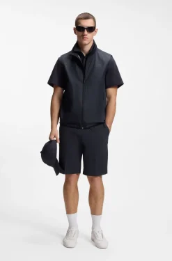 Regular-Fit Shorts aus wasserabweisendem und schnelltrocknendem Twill