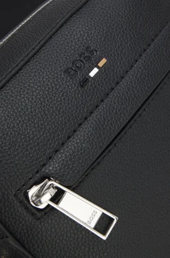 Reporter-Tasche aus genarbtem Kunstleder mit Signature-Stripe-Details