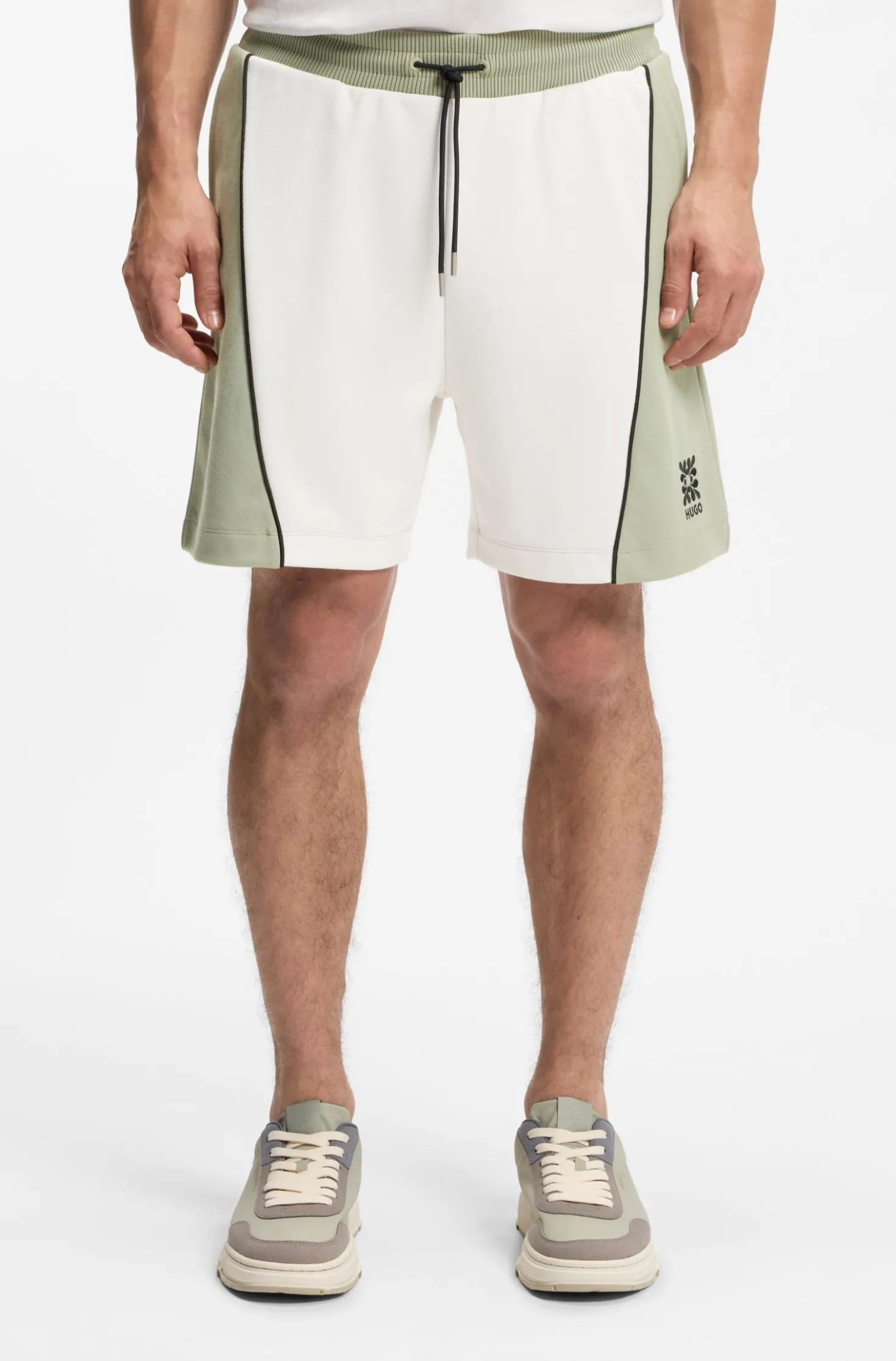 Shorts aus Baumwoll-Mix mit gesticktem Logo-Artwork