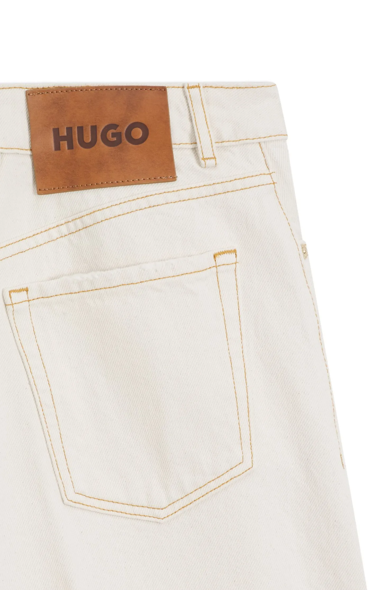 Shorts aus gewaschenem Ecru-Denim mit weitem Beinverlauf