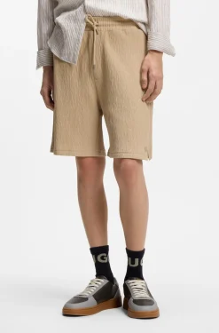 Shorts aus Stretch-Baumwolle mit Knittereffekt