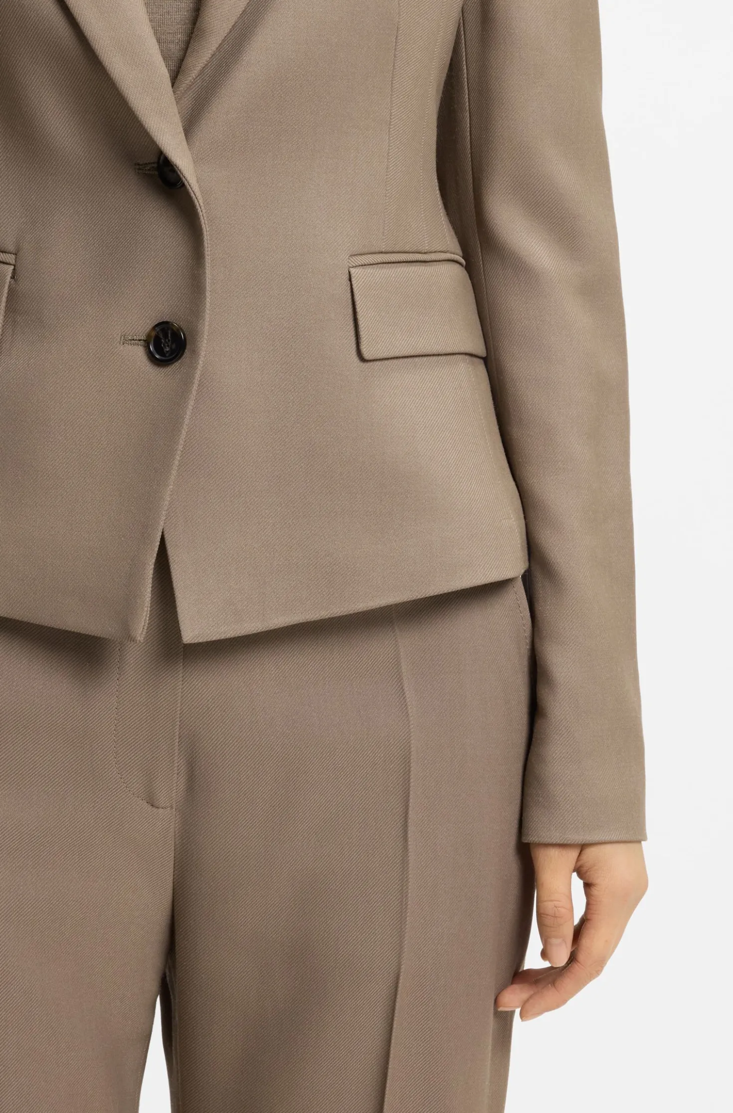 Slim-Fit Blazer aus elastischer Gabardine