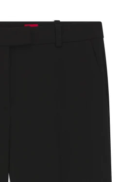 Slim-Fit Hose aus Krepp-Gewebe mit D-Ring-Detail