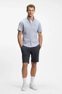 Slim-Fit Shorts aus wasserabweisendem Stretch-Gewebe