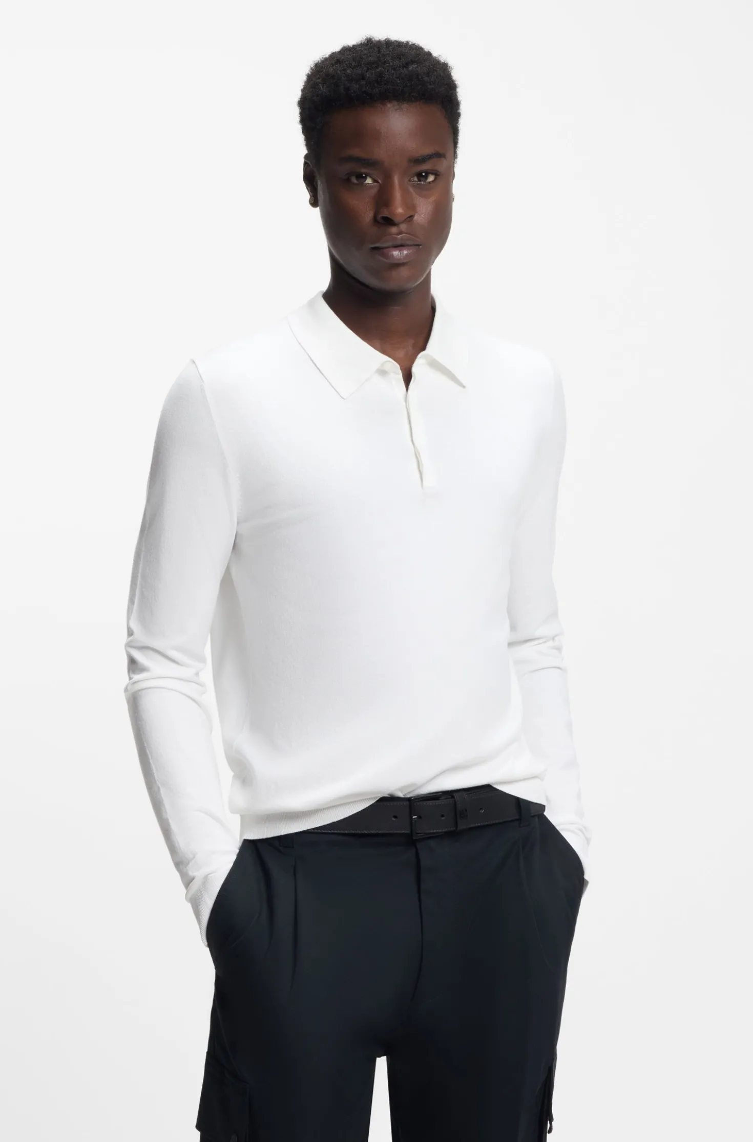 Slim-Fit Strick-Poloshirt mit Logo auf der Rückseite