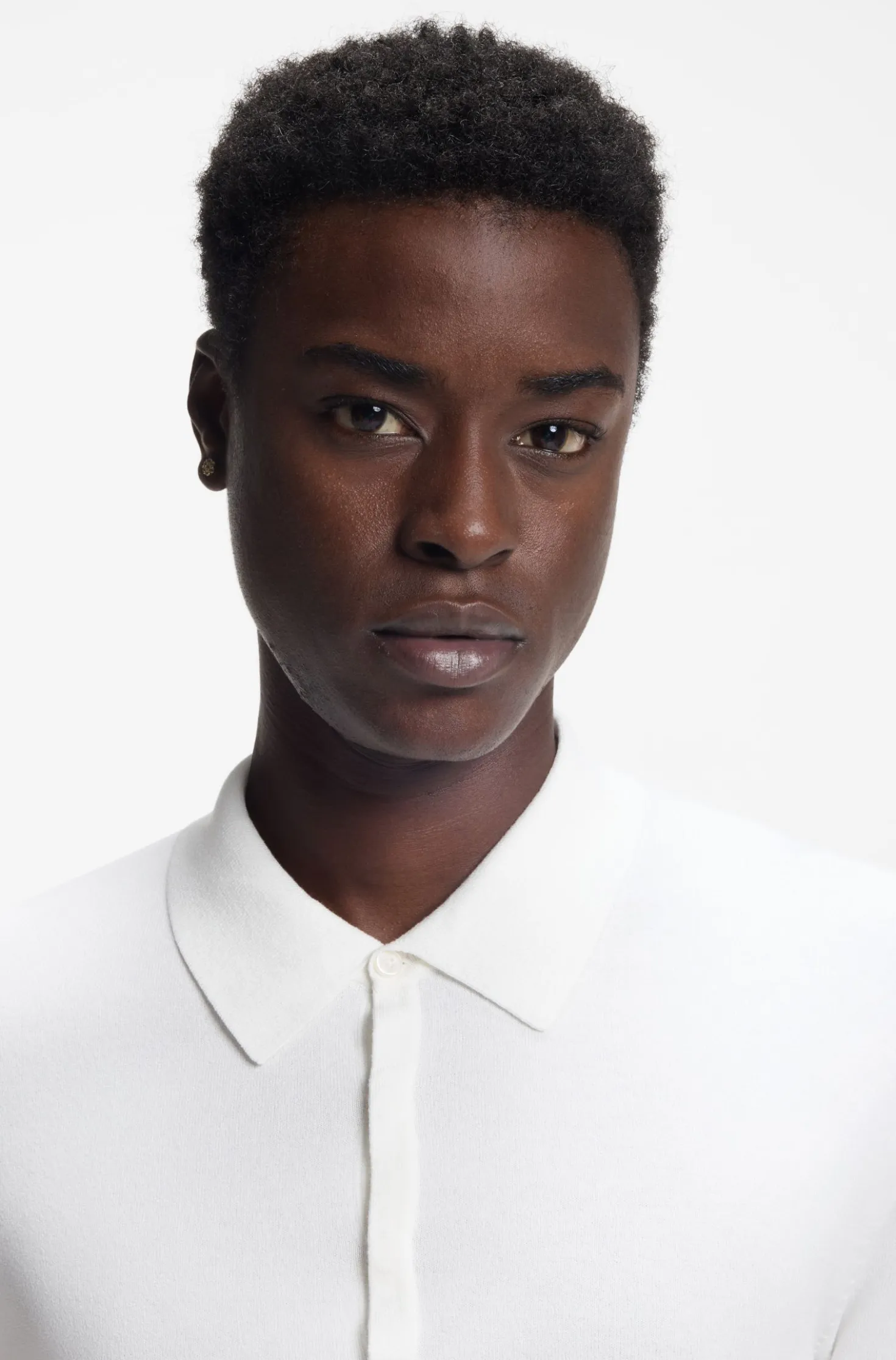 Slim-Fit Strick-Poloshirt mit Logo auf der Rückseite
