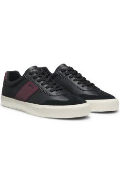 Sneakers aus genarbtem Kunstleder mit Lederbesätzen