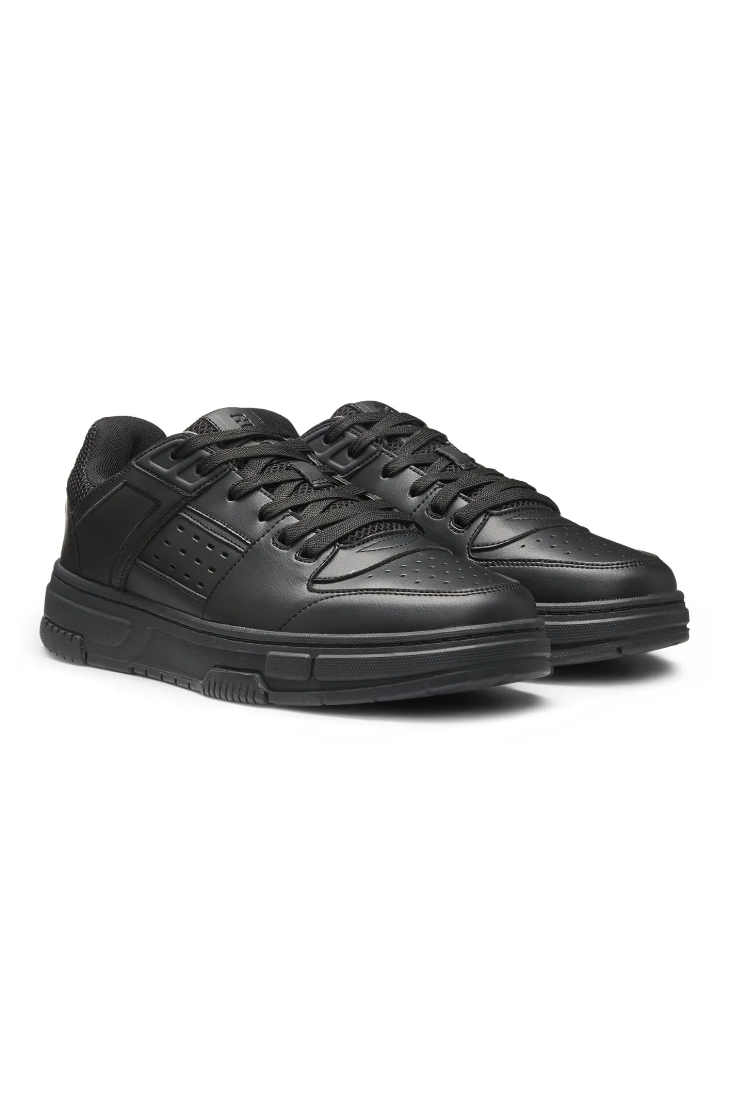 Sneakers aus Kunstleder mit Mesh-Details