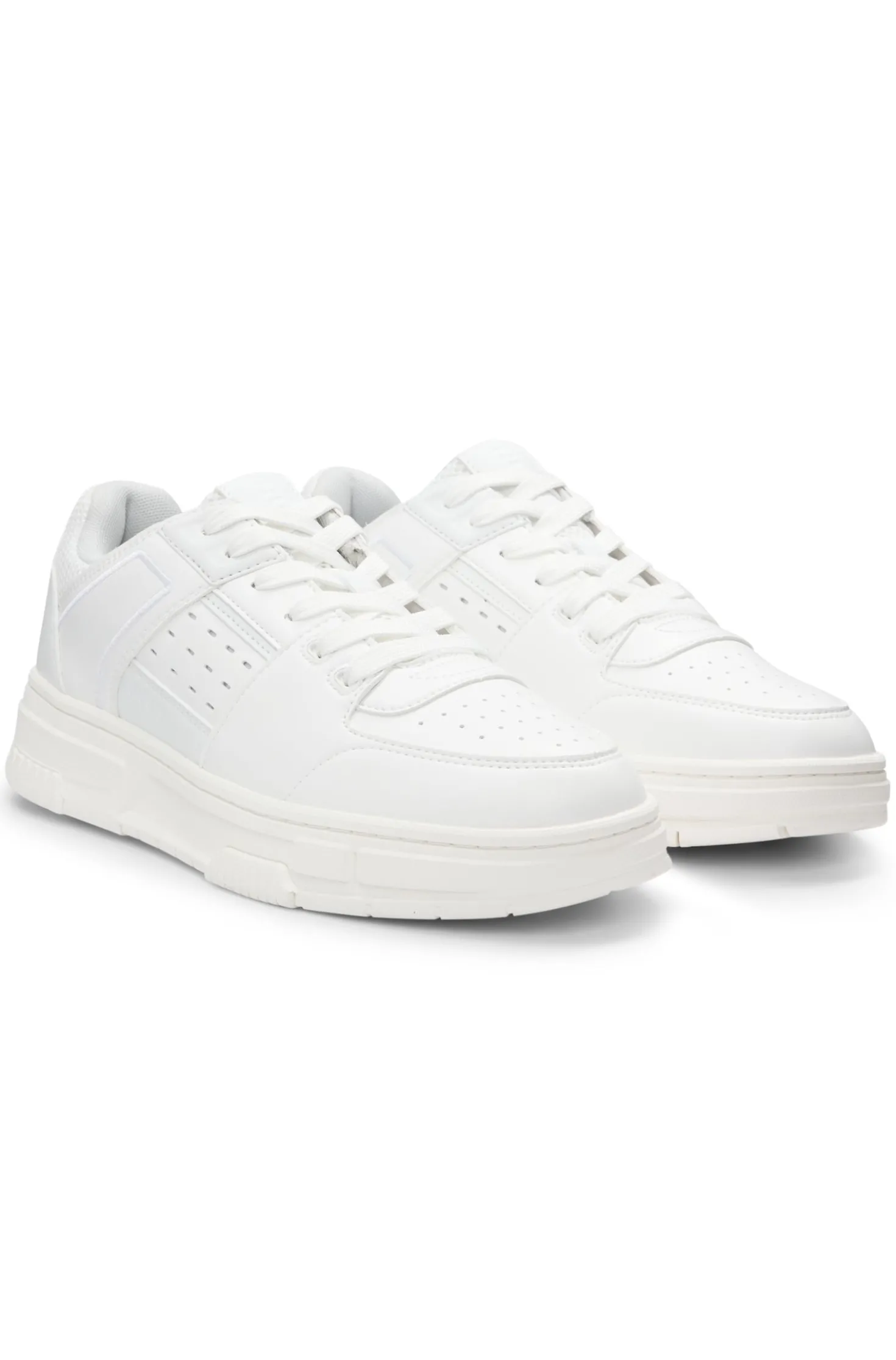 Sneakers aus Kunstleder mit Mesh-Details