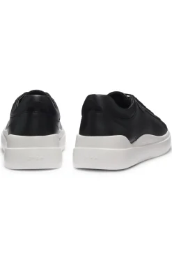 Sneakers aus Leder mit Cupsohle und roten Logo-Details