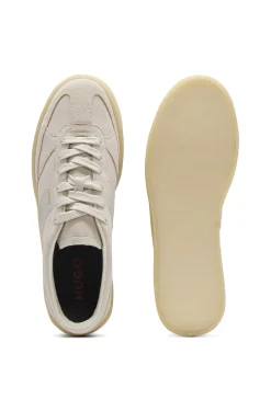 Sneakers aus Veloursleder mit Seitenstreifen