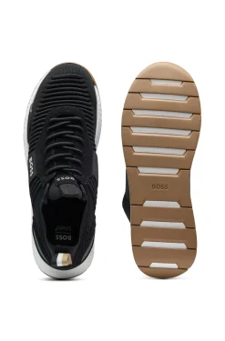 Sneakers aus verschiedenen Materialien mit gestricktem Obermaterial und Veloursleder-Details