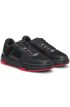 Sneakers mit Mesh und Kunstleder