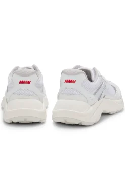 Sneakers mit Mesh und Kunstleder