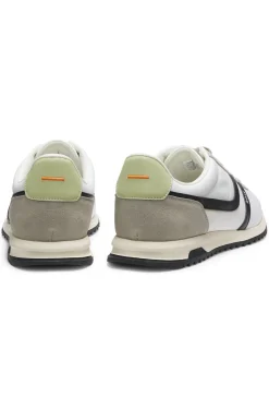 Sneakers mit Veloursleder-Imitat-Details und Logo