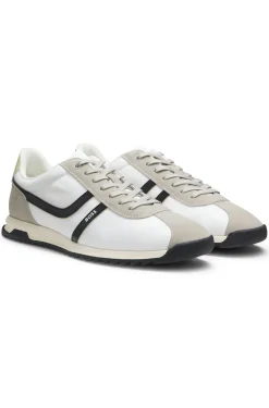 Sneakers mit Veloursleder-Imitat-Details und Logo