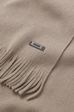 Strickschal aus Schurwolle mit Logo-Detail